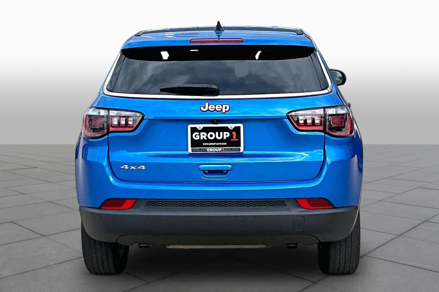 Used 2025 Jeep Compass Sport w/ Mopar Graphics Package AWD/4WD image 6