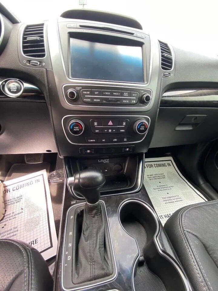 Used 2014 Kia Sorento SX w/ 3rd Row Package image 16