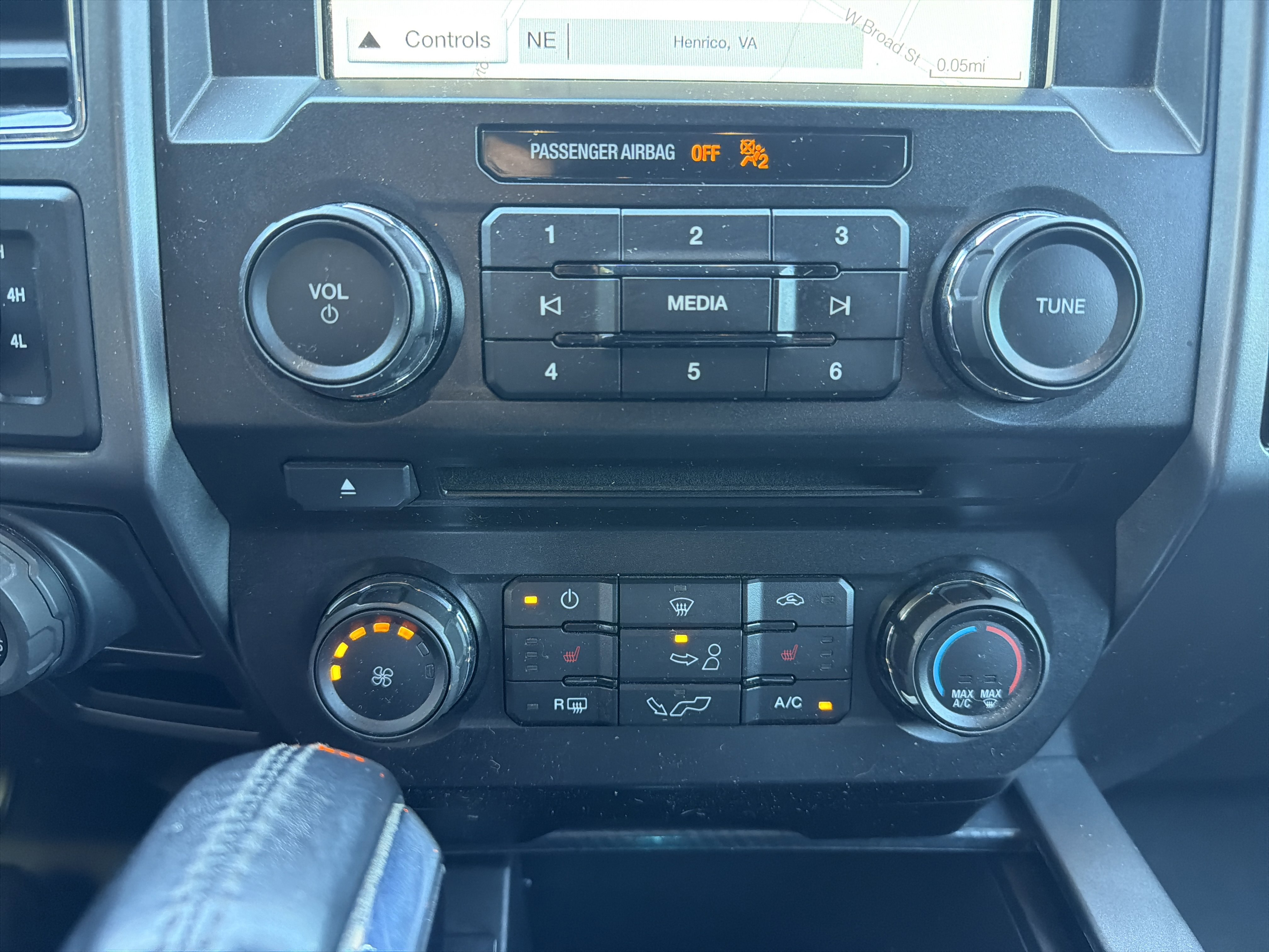 Used 2018 Ford F150 XLT w/ Equipment Group 302A Luxury AWD/4WD image 28