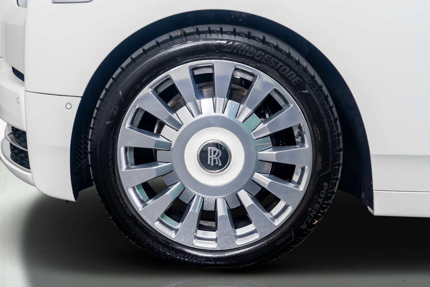 Used 2019 Rolls-Royce Phantom Sedan image 19