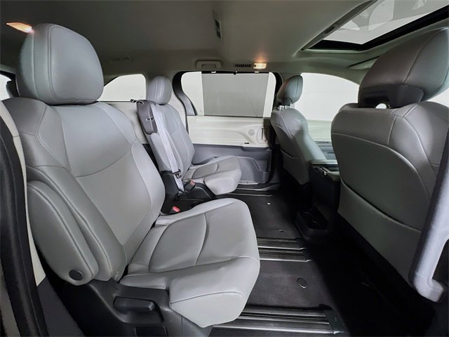Used 2024 Toyota Sienna XLE image 42