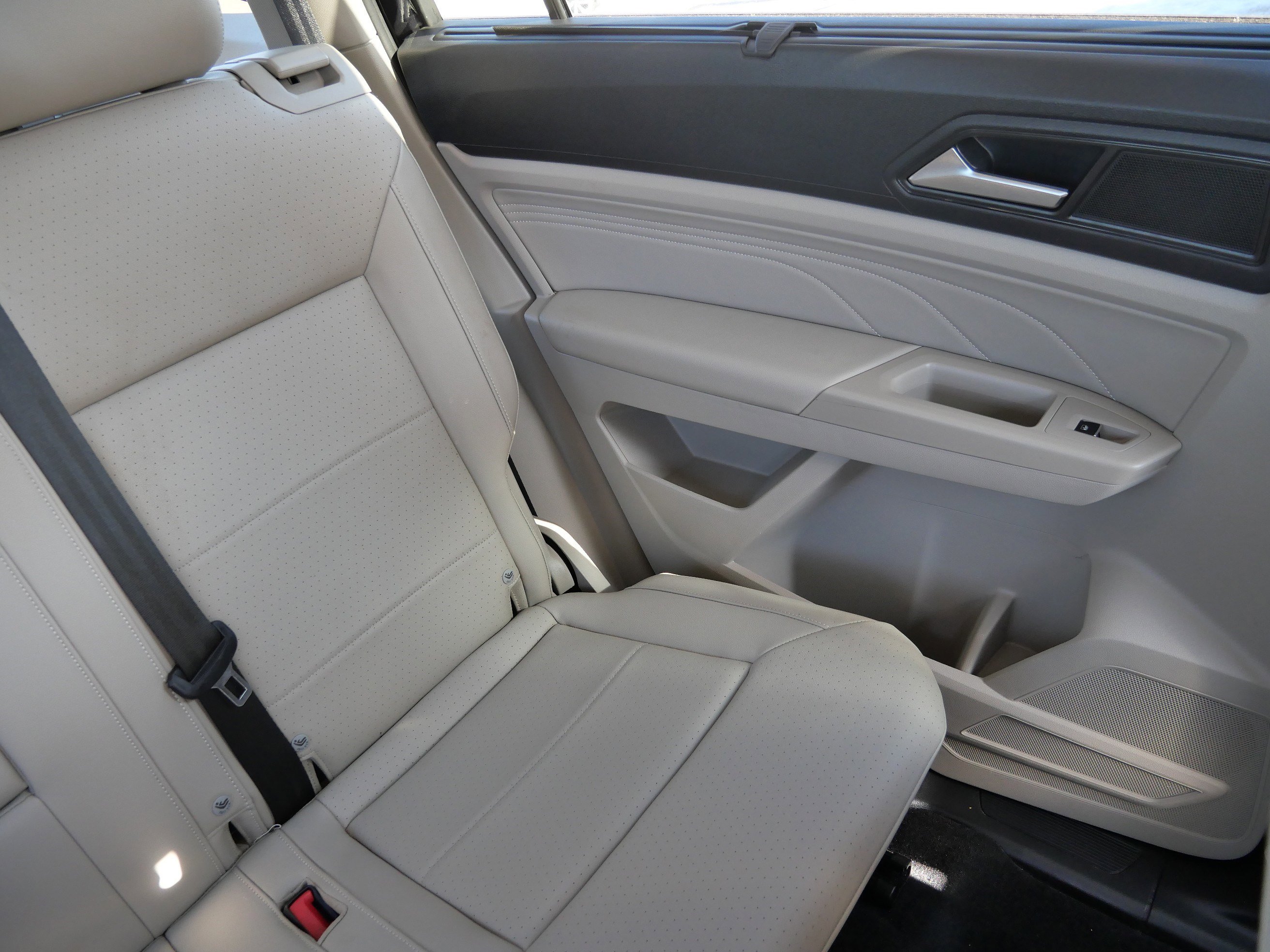 Used 2022 Volkswagen Atlas SE image 14