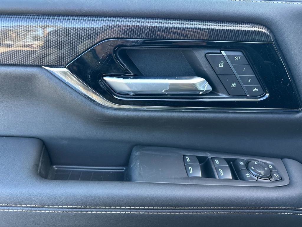 New 2026 GMC Yukon Elevation w/ LPO, Hit The Road Package image 10