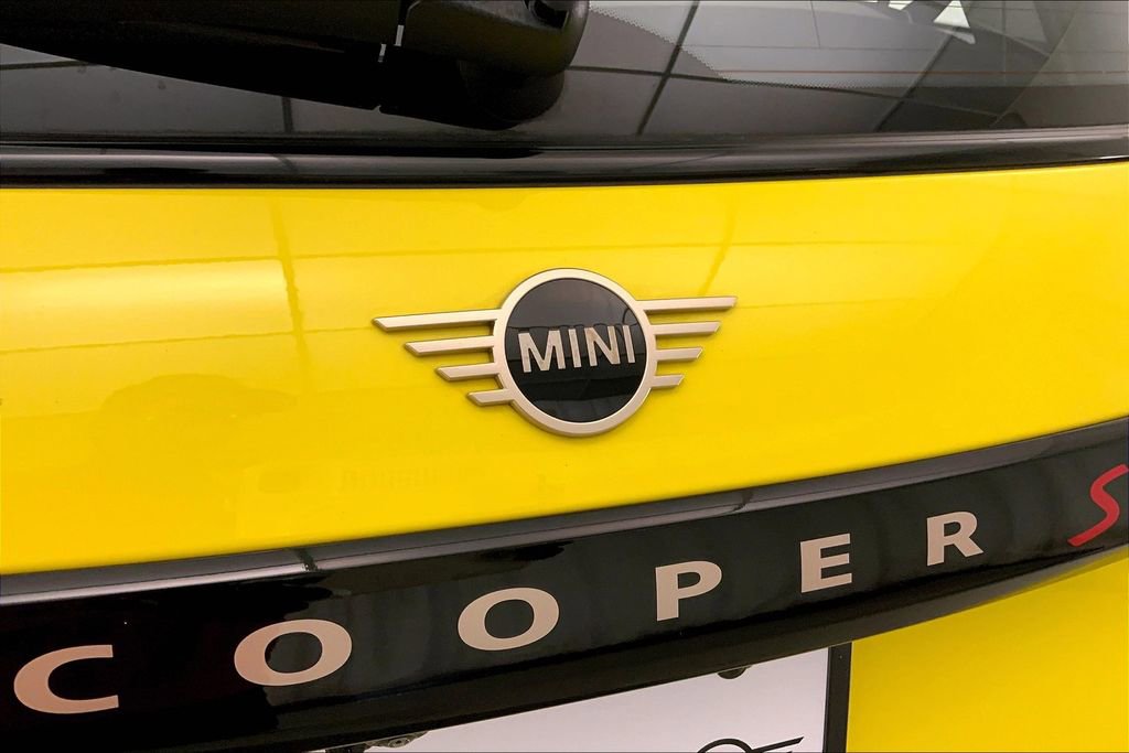 Certified 2025 MINI Cooper S image 30