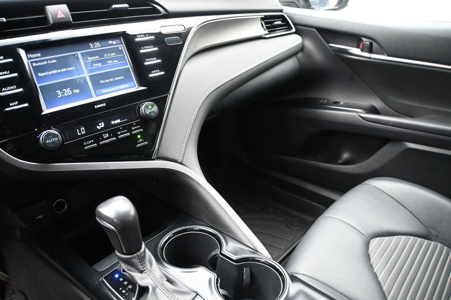 Used 2020 Toyota Camry SE FWD image 4