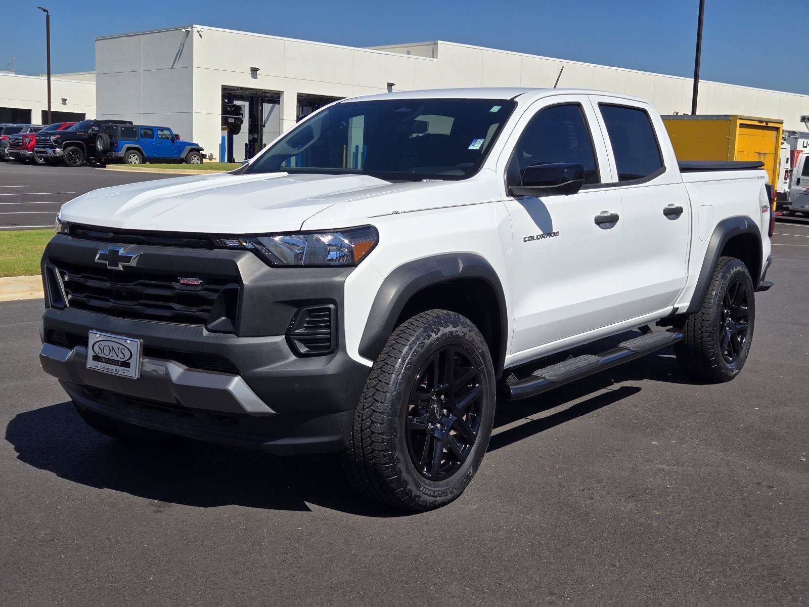 Used 2023 Chevrolet Colorado Trail Boss w/ Technology Package AWD/4WD image 2