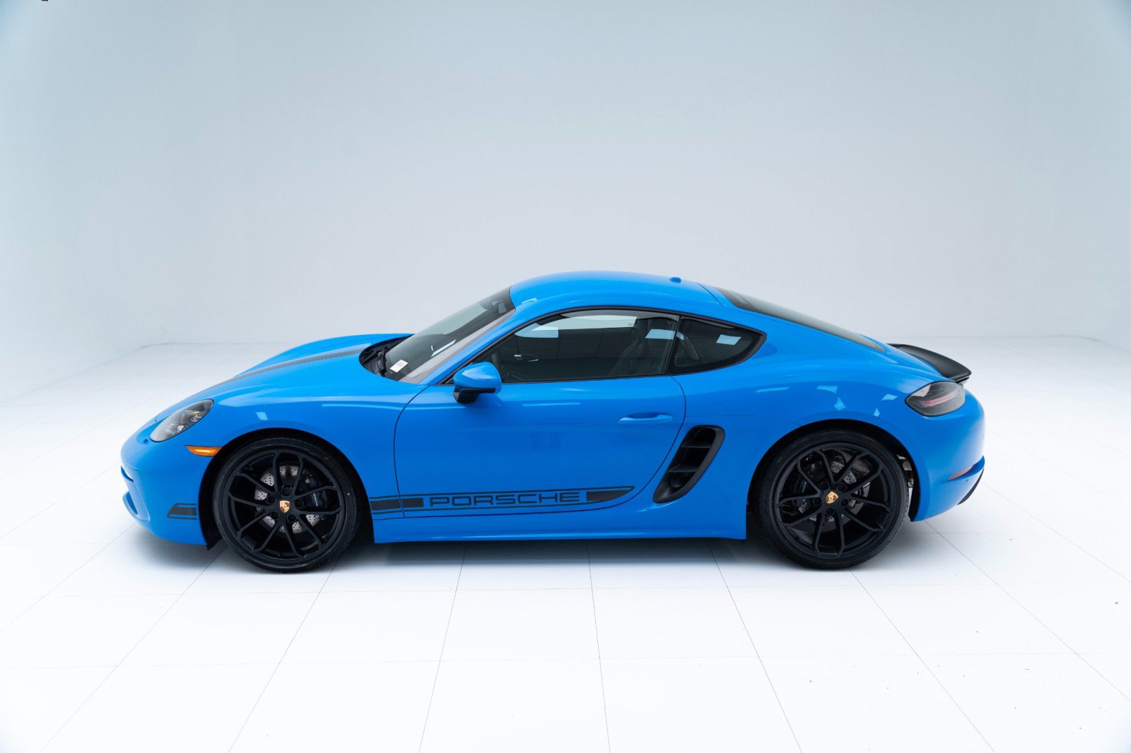 New 2025 Porsche 718 Cayman image 2