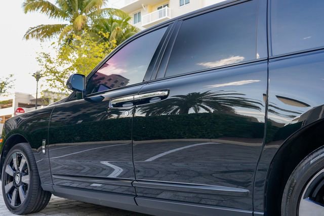 Used 2023 Rolls-Royce Cullinan w/ Cullinan Package image 19