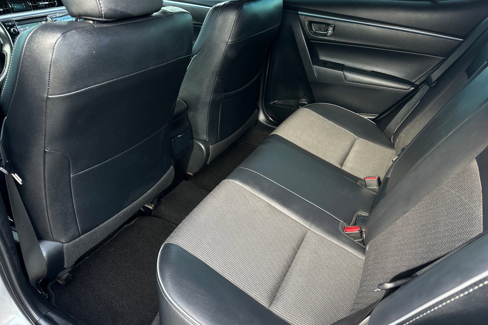 Used 2016 Toyota Corolla S image 14