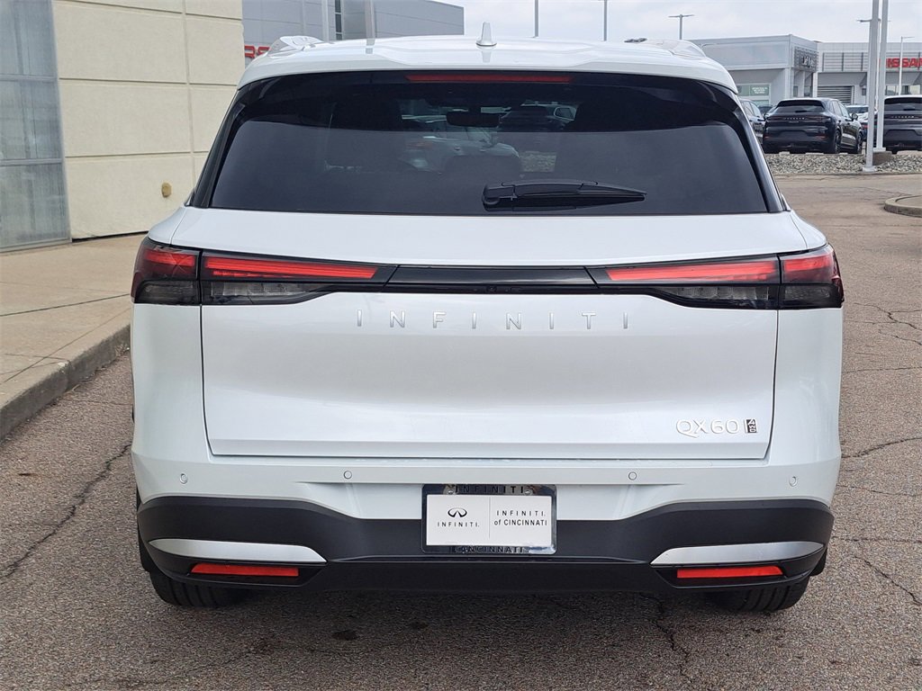 New 2026 INFINITI QX60 Luxe image 3