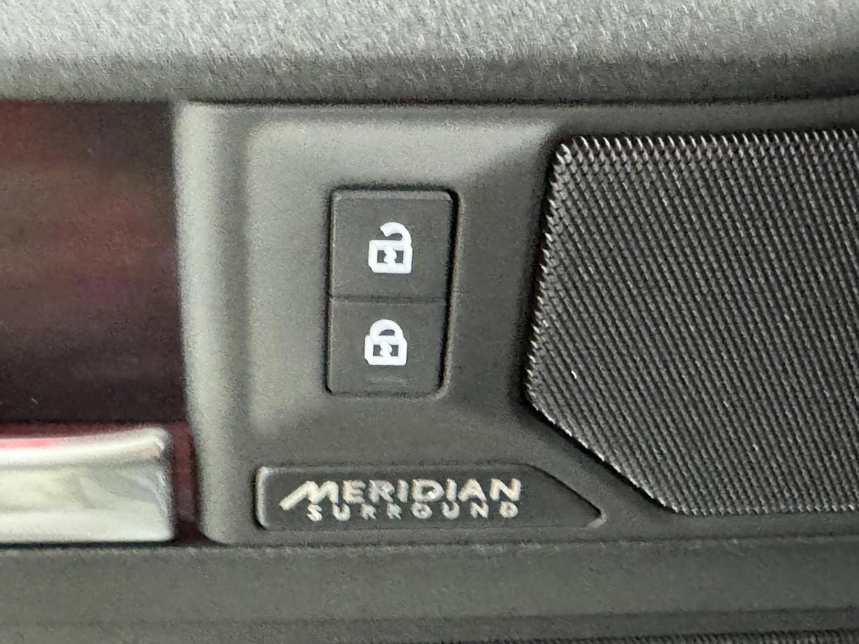 New 2026 Land Rover Defender 110 V8 image 25