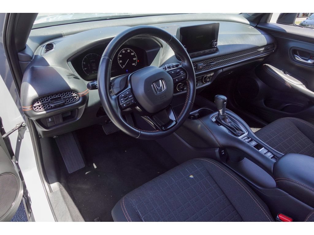 Used 2025 Honda HR-V Sport image 9