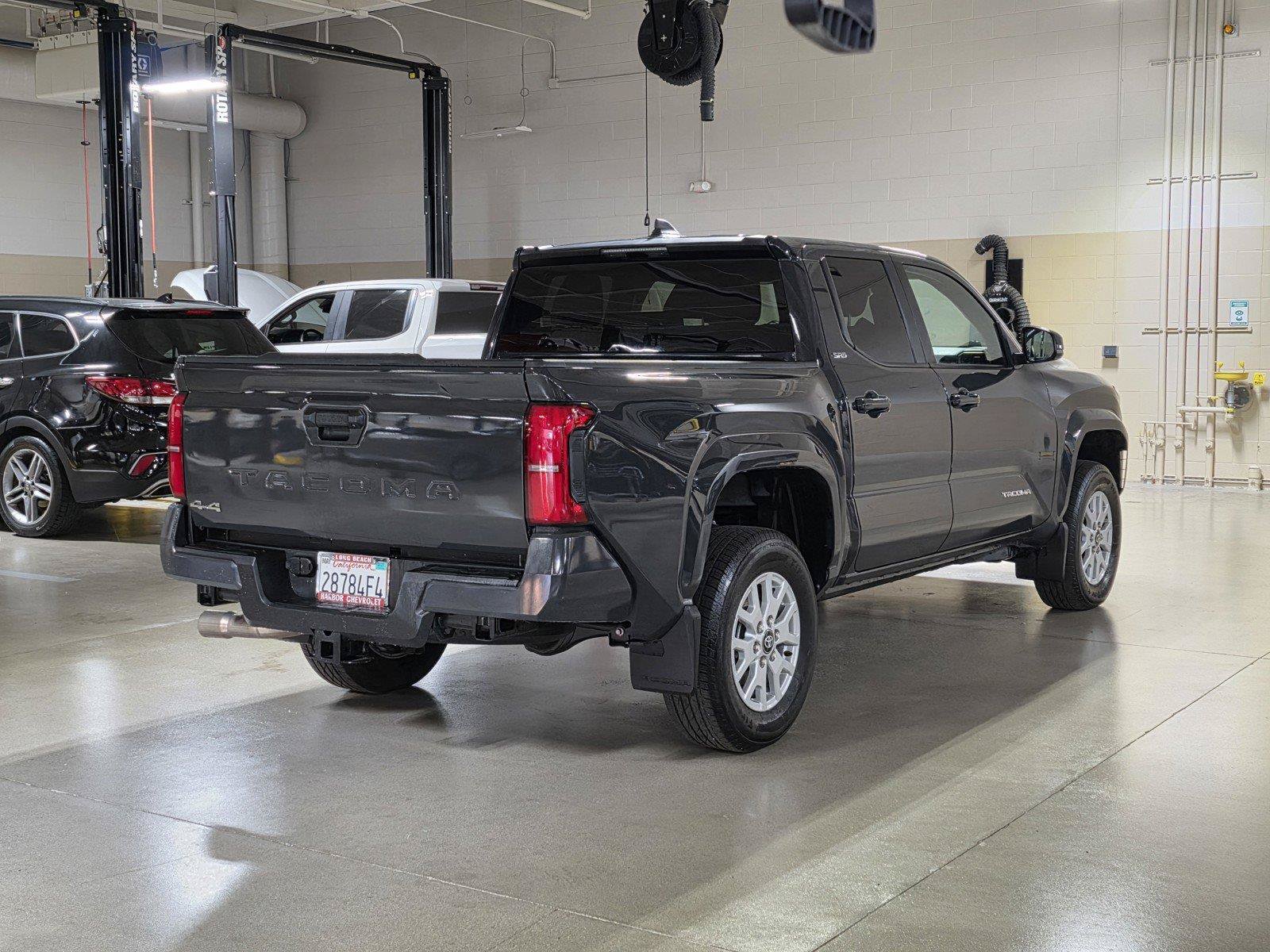 Used 2025 Toyota Tacoma SR5 AWD/4WD image 7
