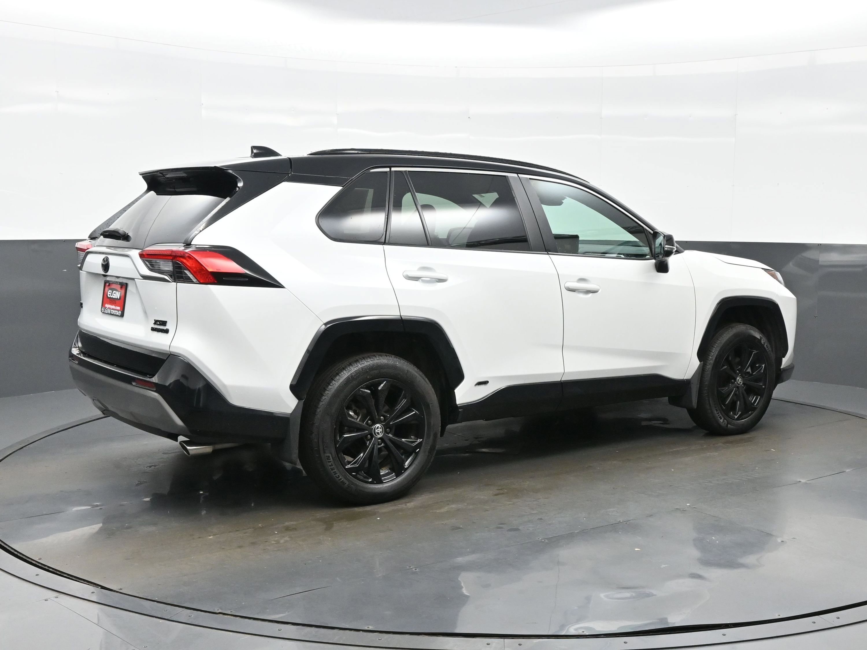 Used 2024 Toyota RAV4 XSE w/ Weather Package image 6