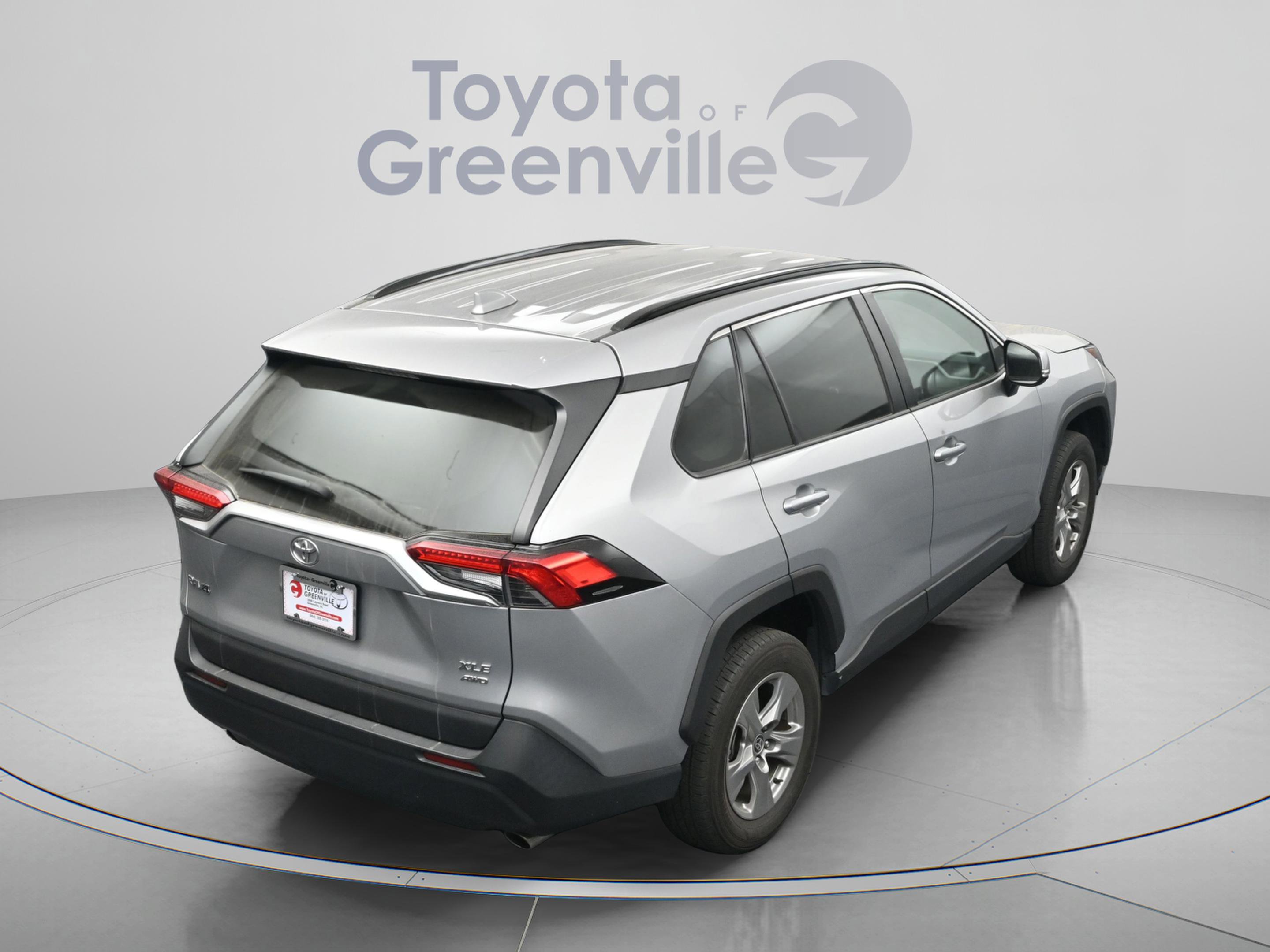 Used 2024 Toyota RAV4 XLE AWD/4WD image 14