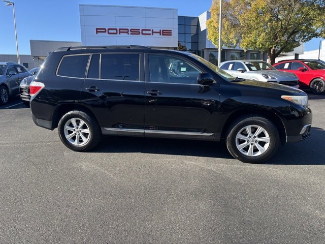 Used 2011 Toyota Highlander SE