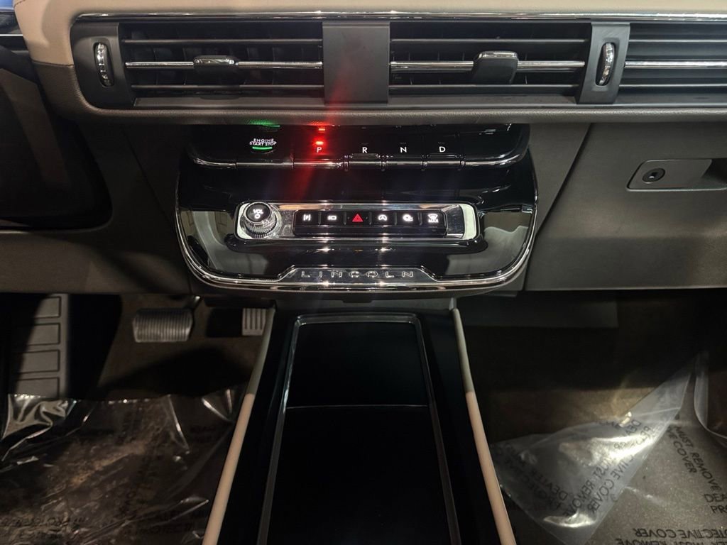 Used 2023 Lincoln Corsair Reserve w/ Equipment Group 201A image 18