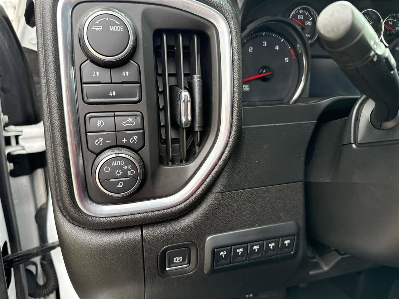 Used 2021 Chevrolet Silverado 3500 LT w/ Convenience Package image 22