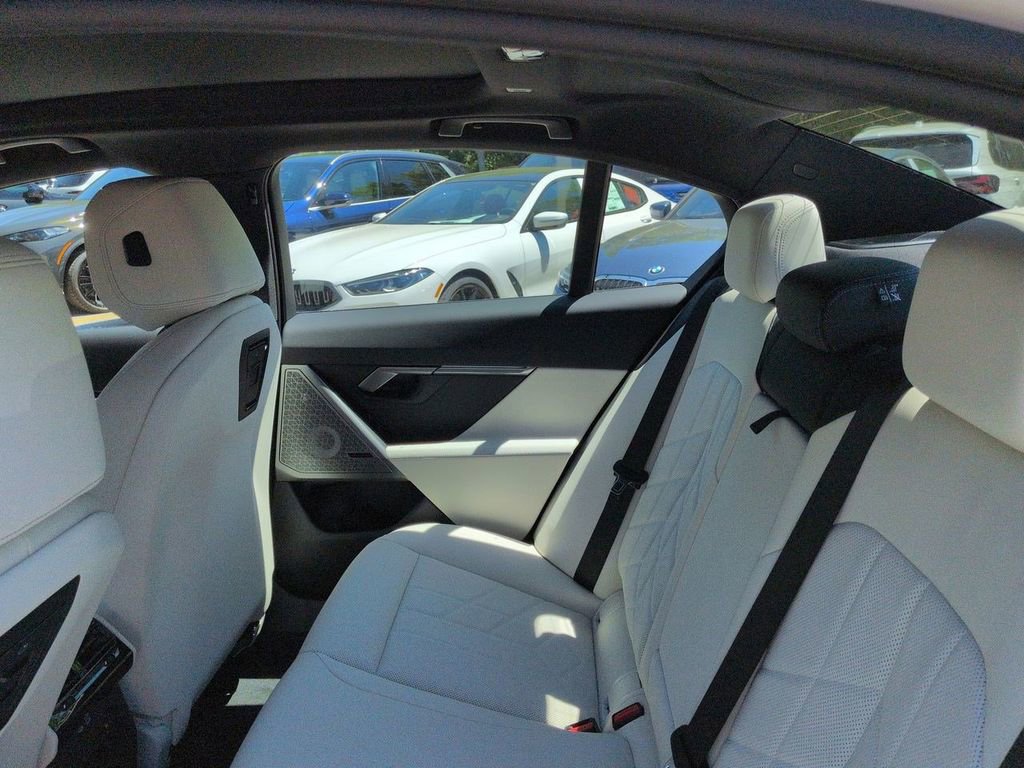 New 2026 BMW 550e xDrive image 13