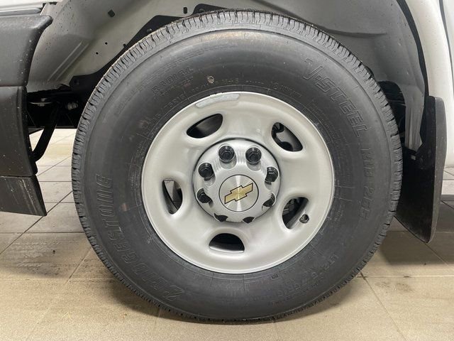 New 2026 Chevrolet Express 2500 w/ Driver Convenience Package image 7