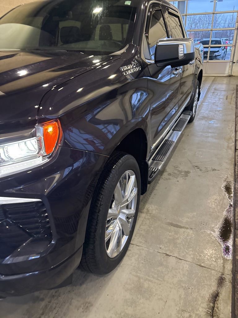 Used 2022 Chevrolet Silverado 1500 High Country w/ High Country Premium Package image 10