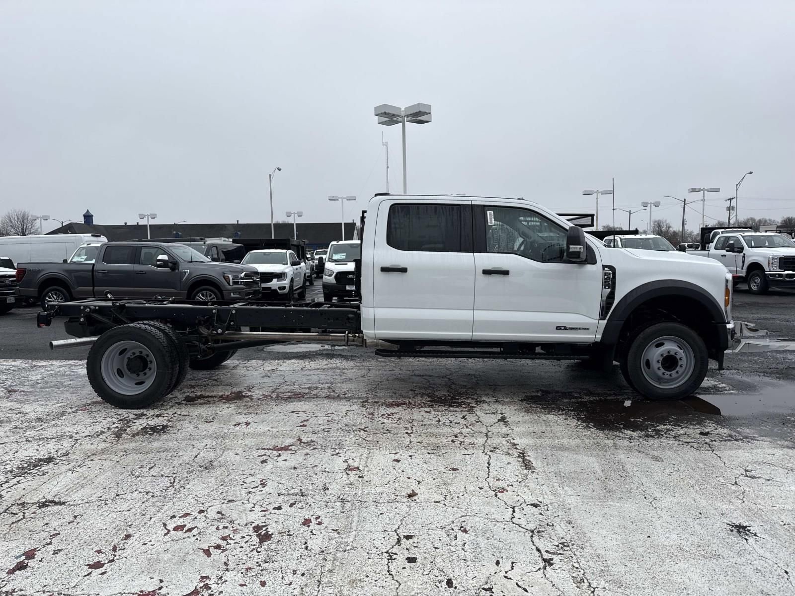 New 2026 Ford F450 XL w/ XL Chrome Package RWD image 2