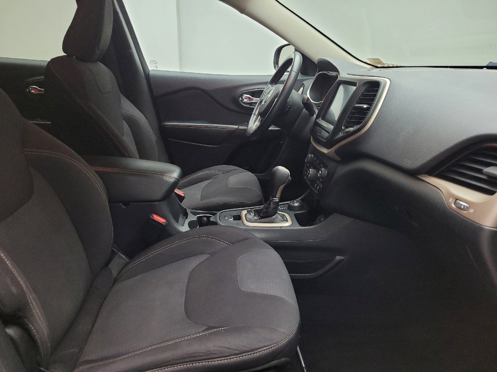 Used 2015 Jeep Cherokee Latitude w/ Cold Weather Group AWD/4WD image 21