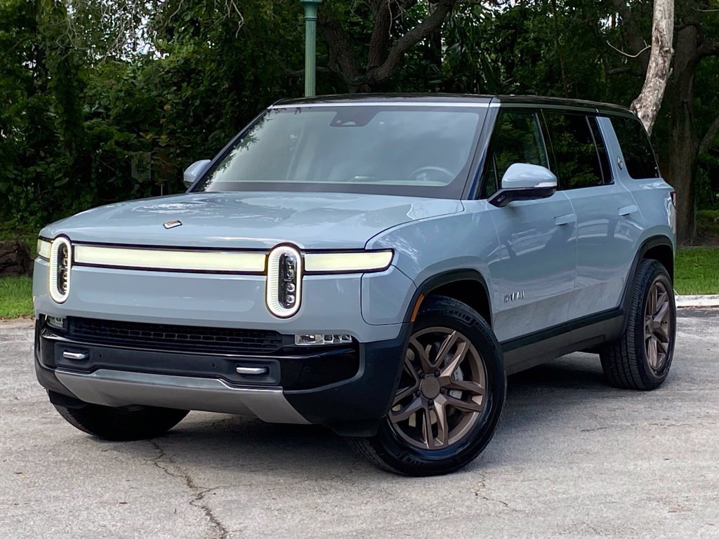 Used 2023 Rivian R1S Adventure Dual AWD/4WD image 2