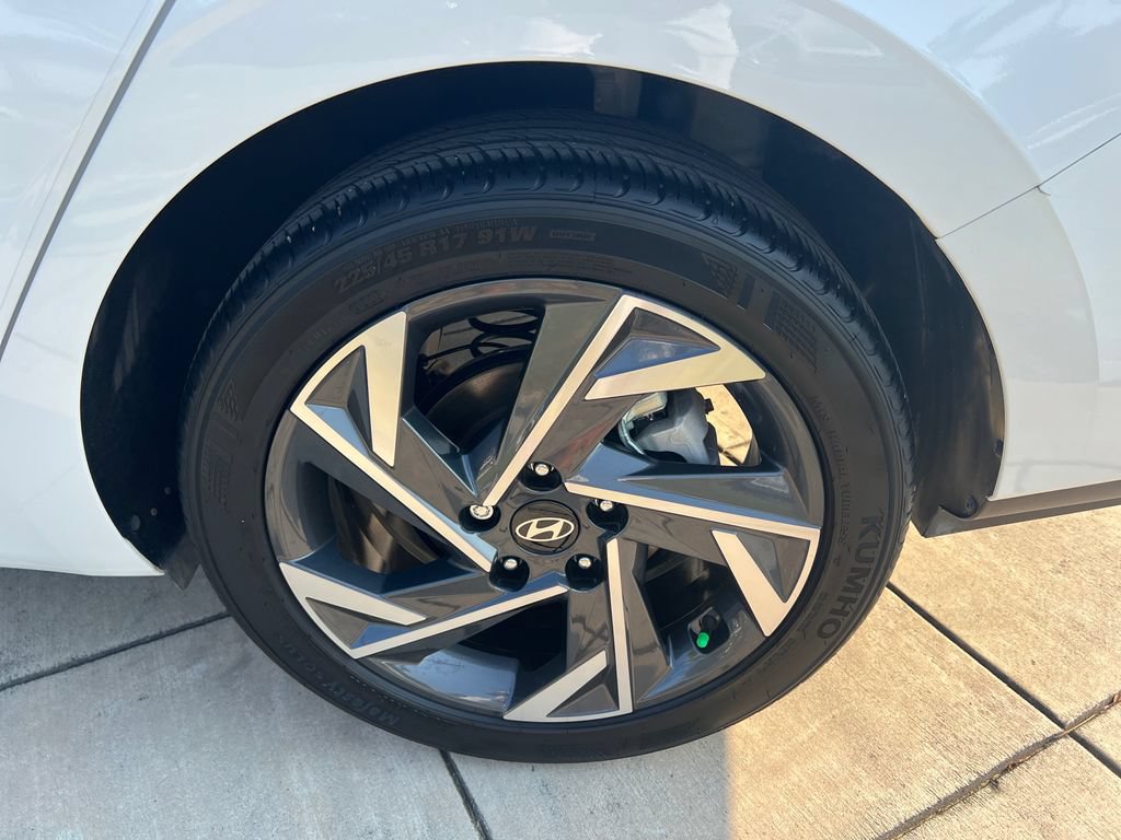 Certified 2025 Hyundai Elantra Sport FWD image 14