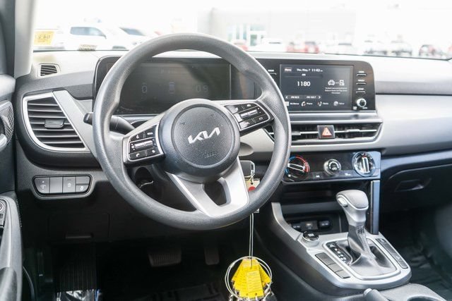 Used 2024 Kia Seltos LX AWD/4WD image 14
