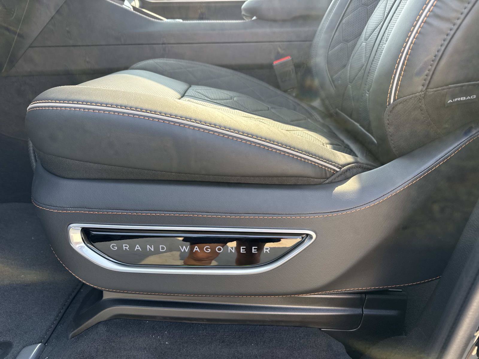 New 2026 Jeep Grand Wagoneer Summit AWD/4WD image 17