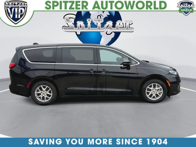 Used 2025 Chrysler Pacifica Select FWD image 10
