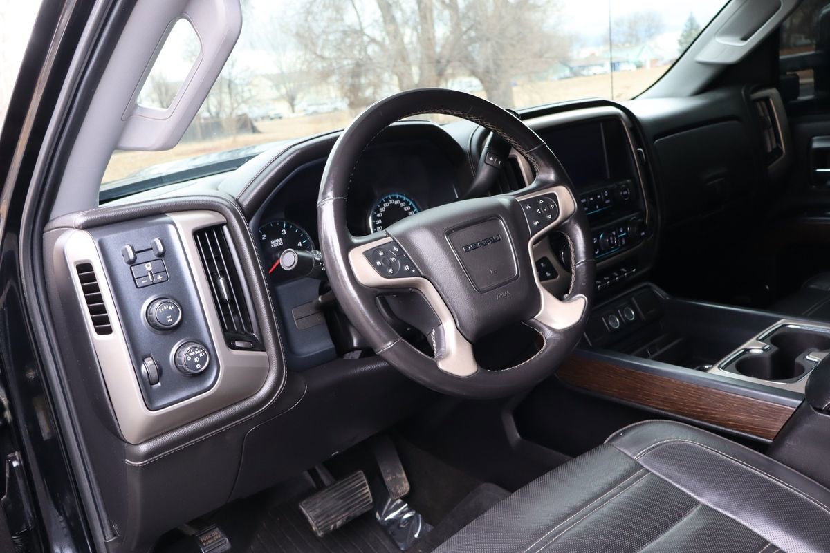 Used 2017 GMC Sierra 2500 Denali w/ Duramax Plus Package image 15