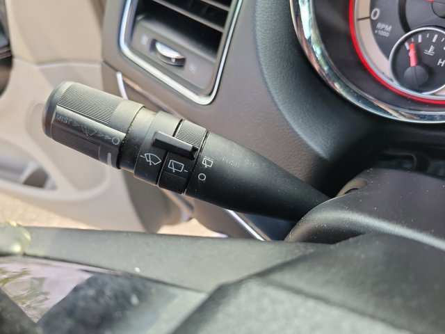 Used 2019 Dodge Grand Caravan SXT FWD image 26