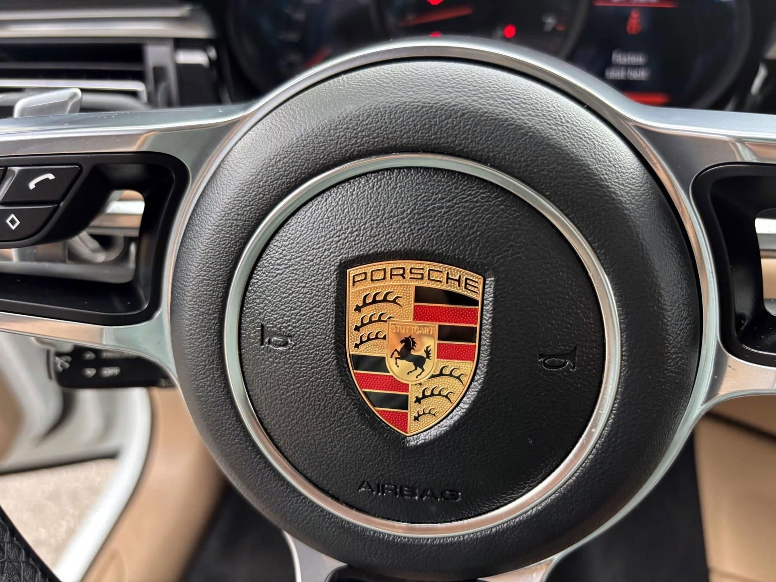 Used 2020 Porsche Macan AWD/4WD image 29