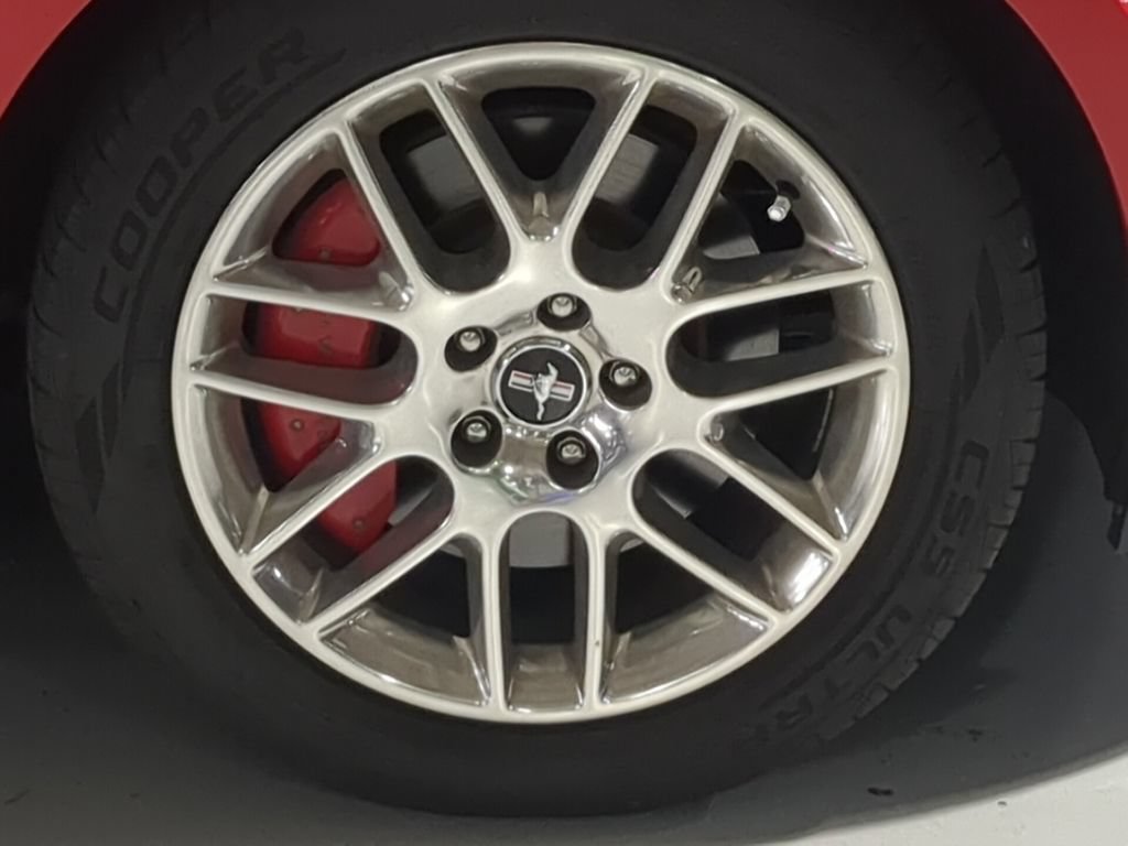 Used 2012 Ford Mustang GT Premium w/ GT Coupe Accessory Pkg 5 RWD image 7