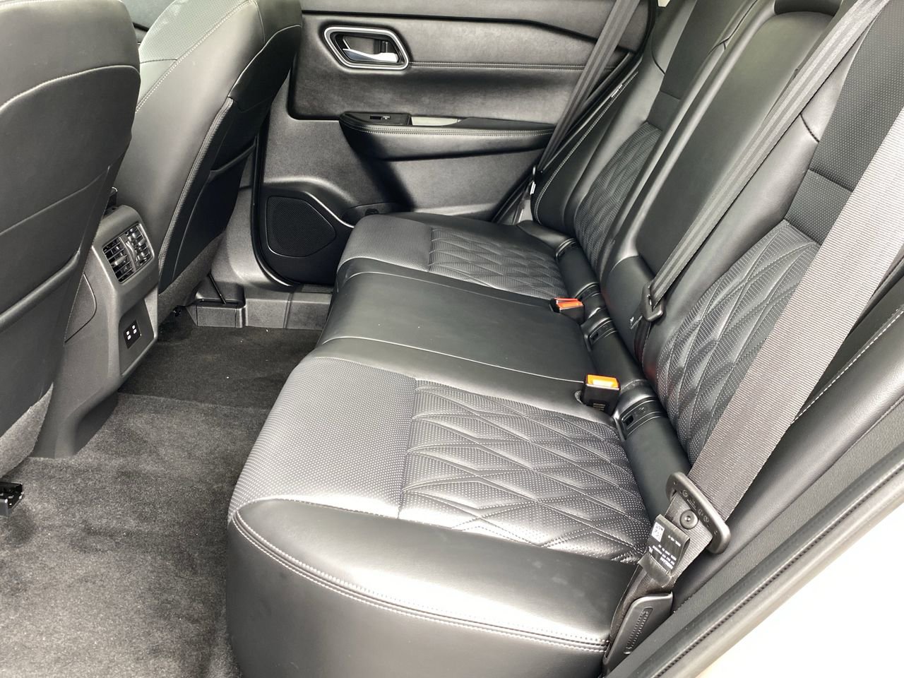 Certified 2024 Nissan Rogue Platinum FWD image 14