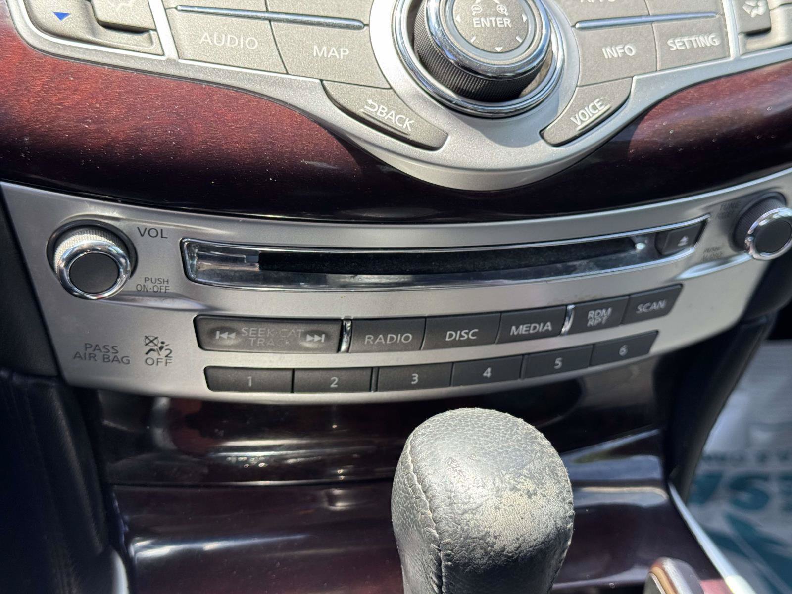 Used 2019 INFINITI Q70 Luxe AWD/4WD image 28