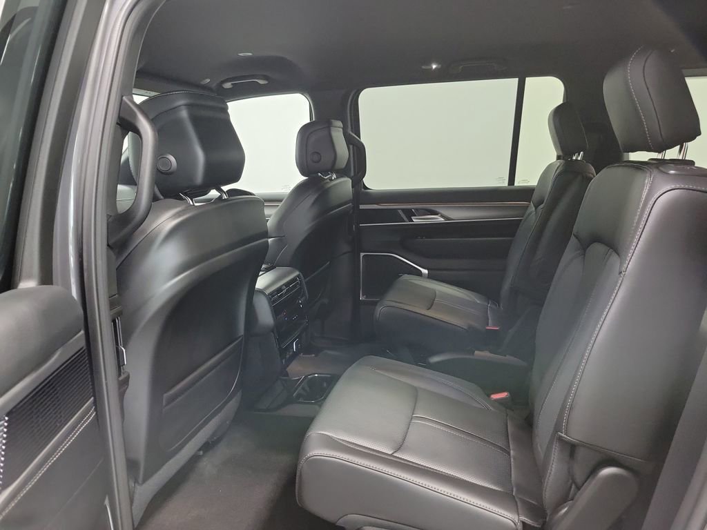 New 2026 Jeep Grand Wagoneer 4WD image 10