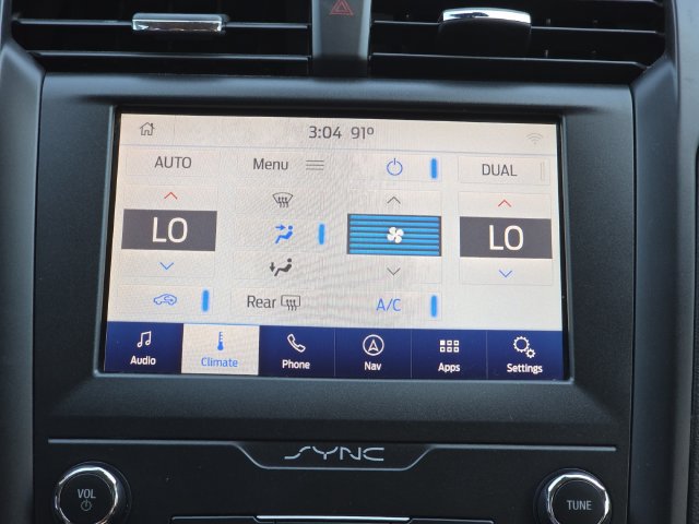 Used 2020 Ford Fusion SE FWD image 26