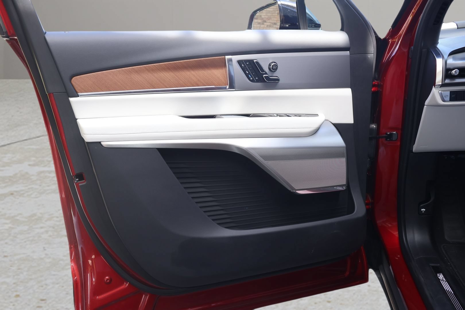 New 2026 Cadillac Vistiq Luxury AWD/4WD image 9