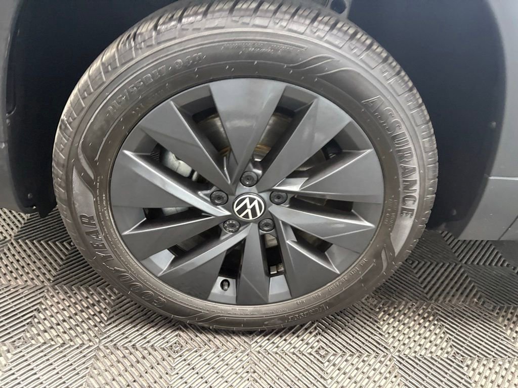Used 2022 Volkswagen Taos S w/ IQ Drive S Package FWD image 15