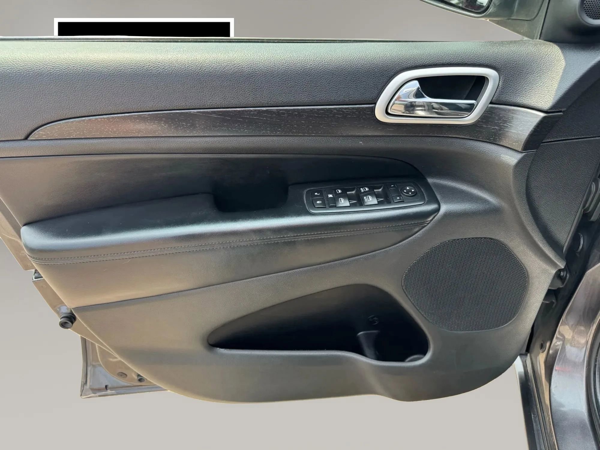 Used 2015 Jeep Grand Cherokee Altitude image 12