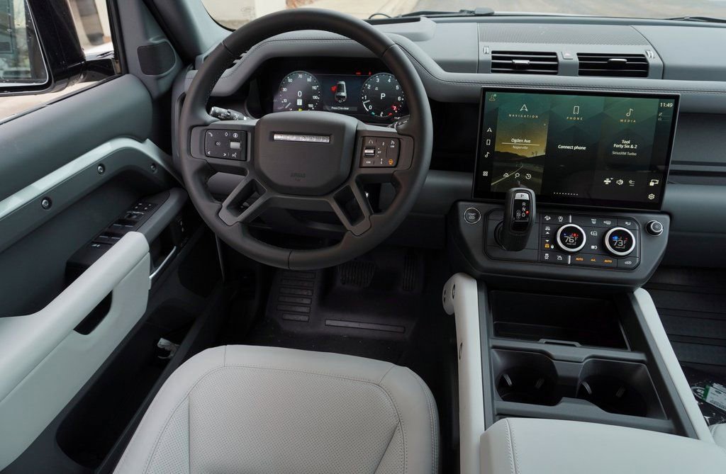 New 2026 Land Rover Defender 130 X-Dynamic SE image 16