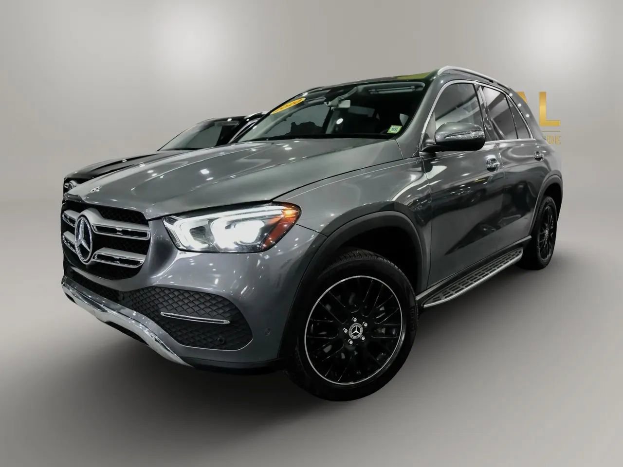 Used 2020 Mercedes-Benz GLE 350 4MATIC image 3