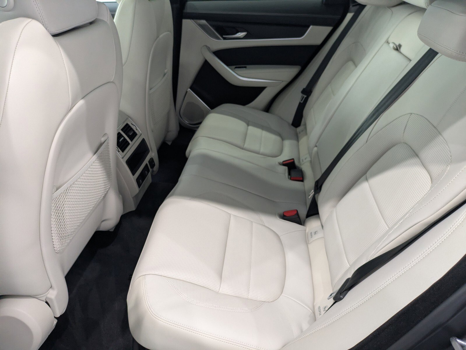 New 2026 Jaguar F-PACE R-Dynamic S image 11