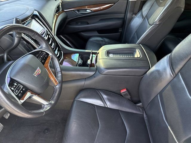 Used 2019 Cadillac Escalade Premium Luxury image 11