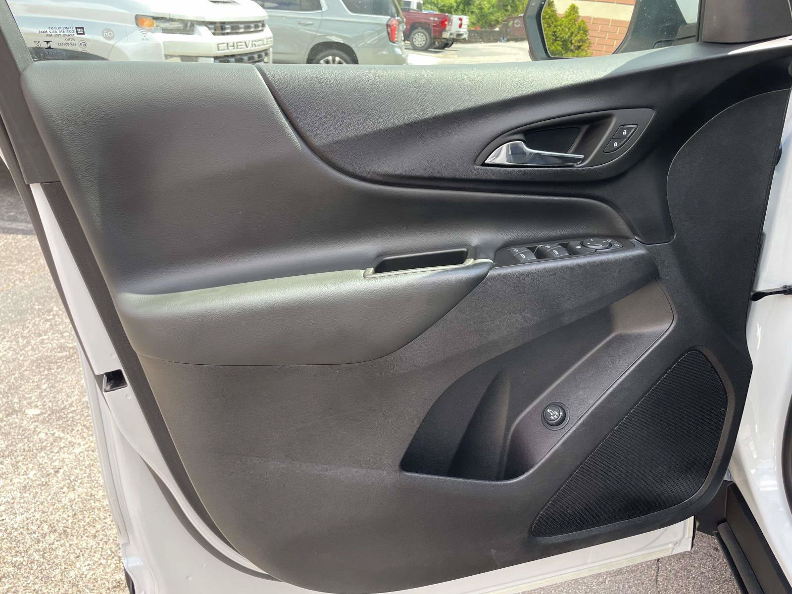Used 2024 Chevrolet Equinox LT FWD image 5