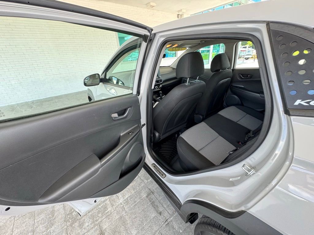 Used 2022 Hyundai Kona SE FWD image 16
