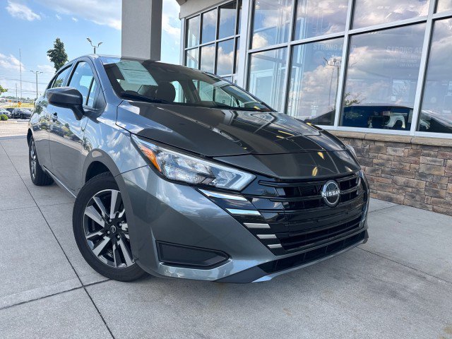 Used 2025 Nissan Versa SV FWD image 2